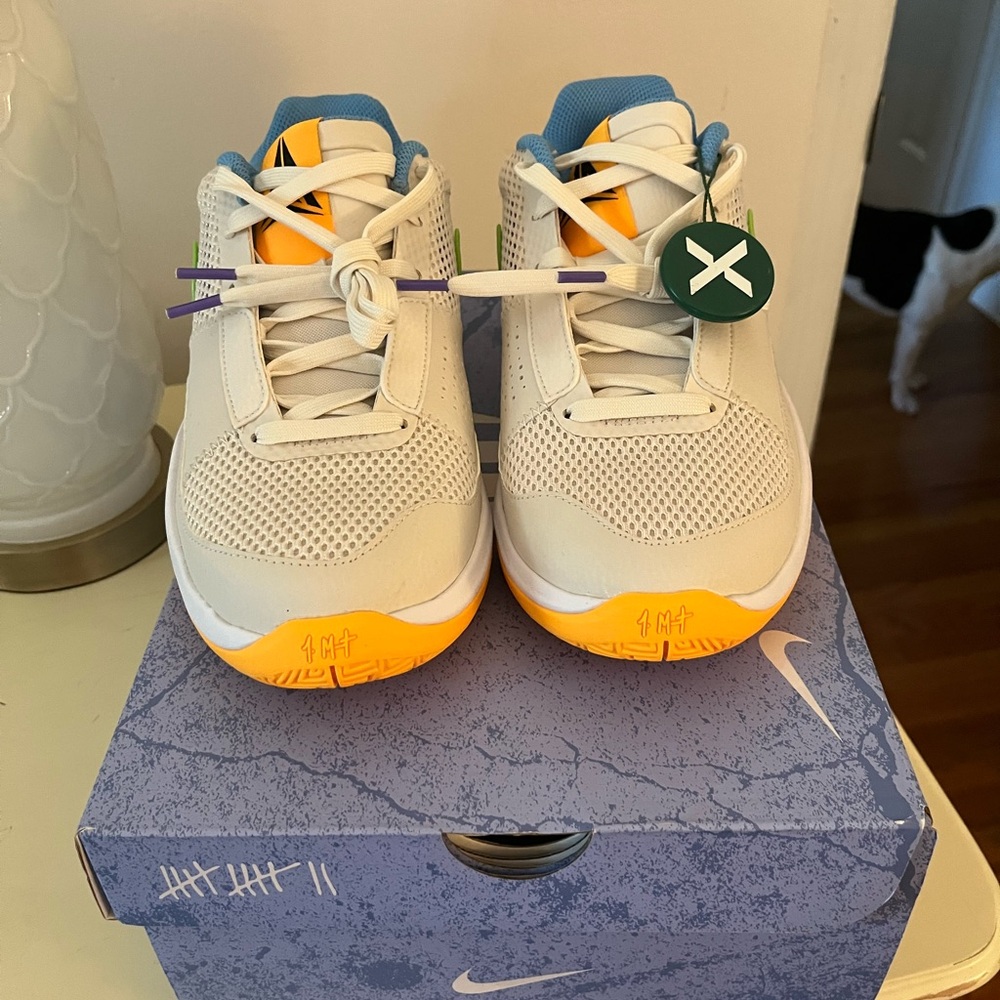 Nike Kids White and Yellow Basketball Shoes JA Morant Size 8 NWB